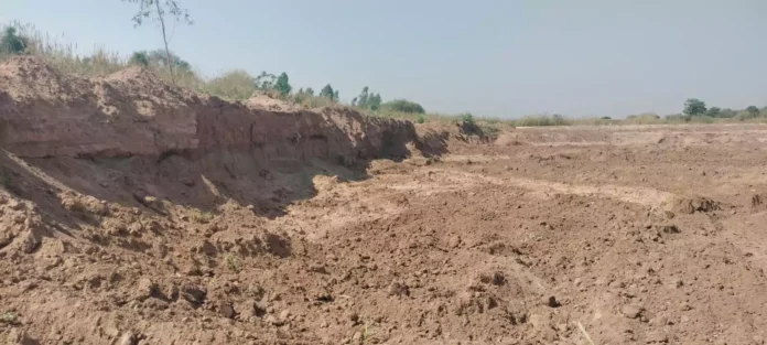 Mining is being done at night in Ghaggar river, the department is in deep sleep, work is being done at night despite the contract ending