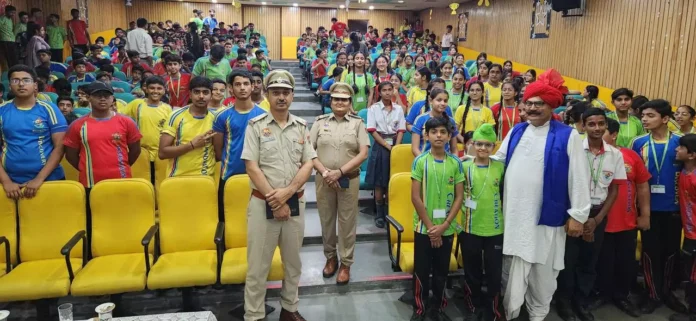 Faridabad News : ‘पुलिस की पाठशाला’ में 400 से अधिक छात्रों व अध्यापकों को किया जागरूक