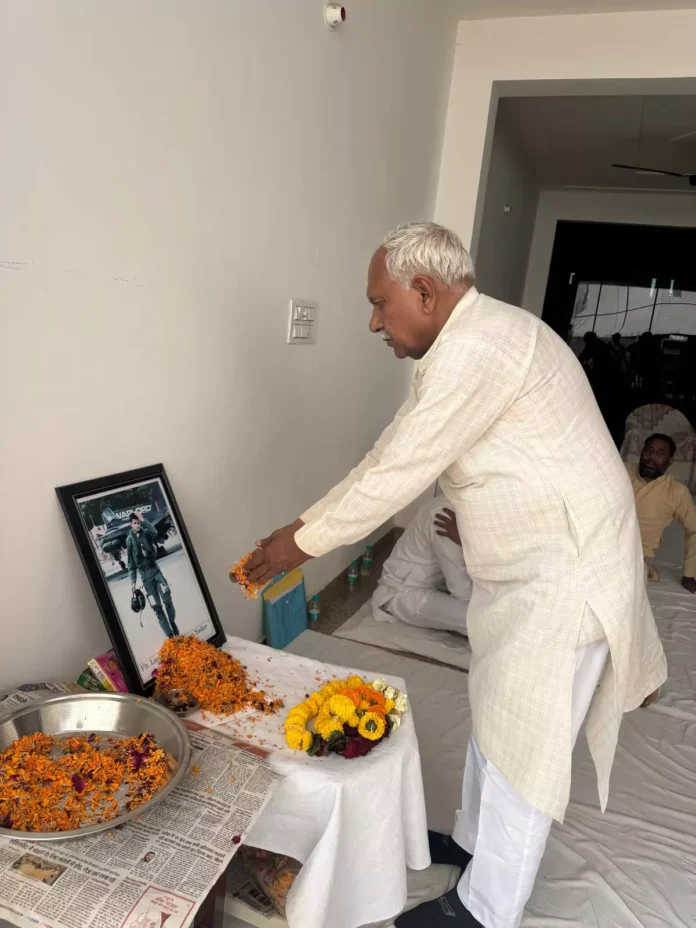Narnaul MLA paid tribute to martyr Lieutenant Siddharth Yadav