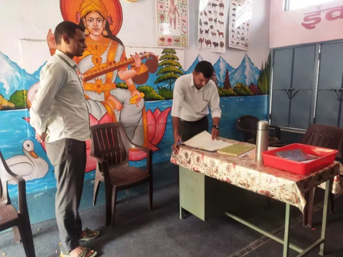 SDM did a surprise inspection of Government Primary School Garhi and Government Model Sanskriti School Garhi Bolni