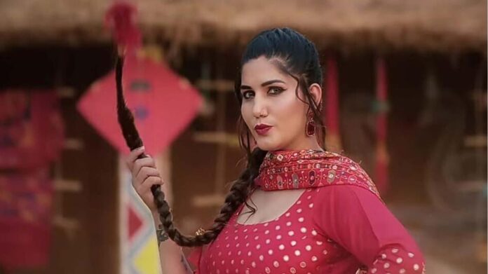 Sapna Choudhary Dance: गोली चल जावेगी’ पर सपना चौधरी का बवाल डांस, गांव वालों को कर दिया दीवाना