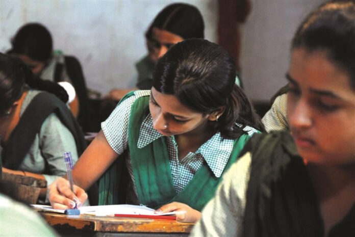 Haryana News: हरियाणा में 9वीं-10वीं के विद्यार्थियों के लिए संस्कृत-उर्दू-पंजाबी पढ़ना अनिवार्य