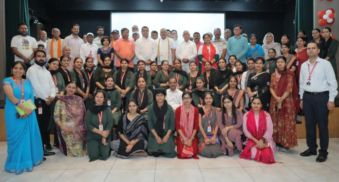 The team of students of Raj International School will make the streets and mohallas of the city clean
