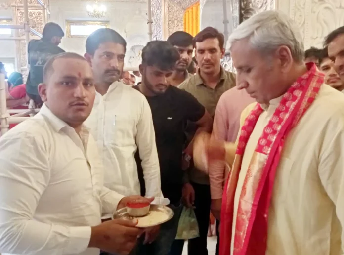 There should be proper arrangement for boarding and lodging of devotees coming from far off places for the darshan of Mata JP Dalal