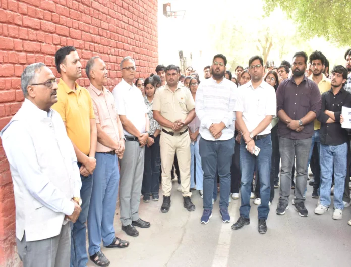 Faridabad News : पहलगाम आतंकी हमले में मारे गये लोगों को दी श्रद्धांजलि