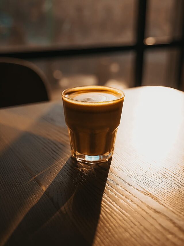 Tea Side Effects: गर्मियों में ज्यादा चाय पीने से हो सकती हैं ये गंभीर समस्याएं