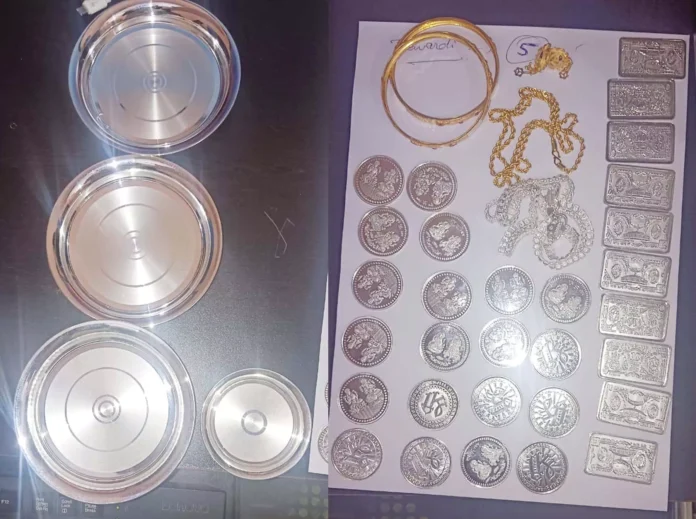 1 woman accused arrested in case of theft of jewellery from house