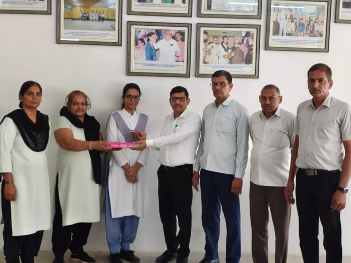 100% result of Pragya Secondary School, Tamanna got sixth position in the state with 98.2 marks 100% result of Pragya Secondary School, Tamanna got sixth position in the state with 98.2 marks