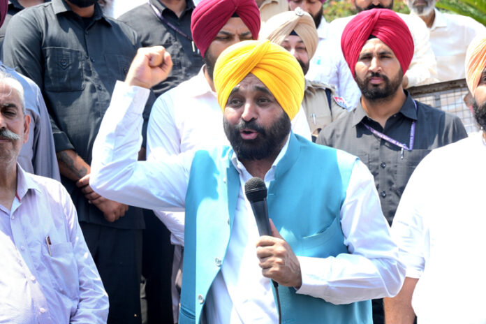 Punjab-Haryana Water Dispute : पंजाब से सौतेला व्यवहार कर रहा केंद्र : मान