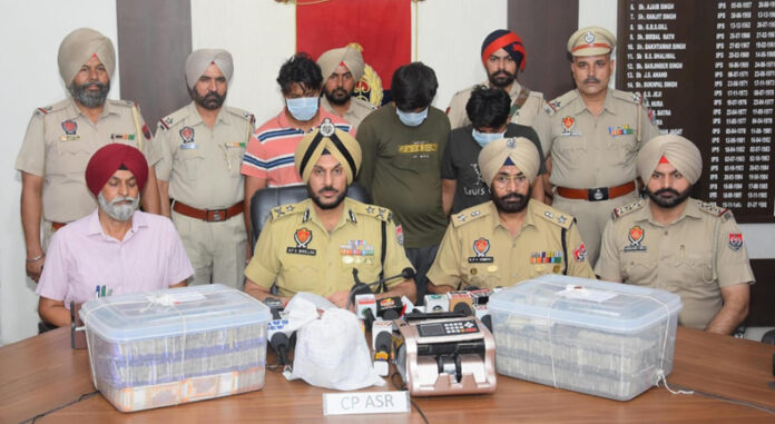 Amritsar Crime News : अमृतसर पुलिस ने पकड़ा नार्को-हवाला गिरोह