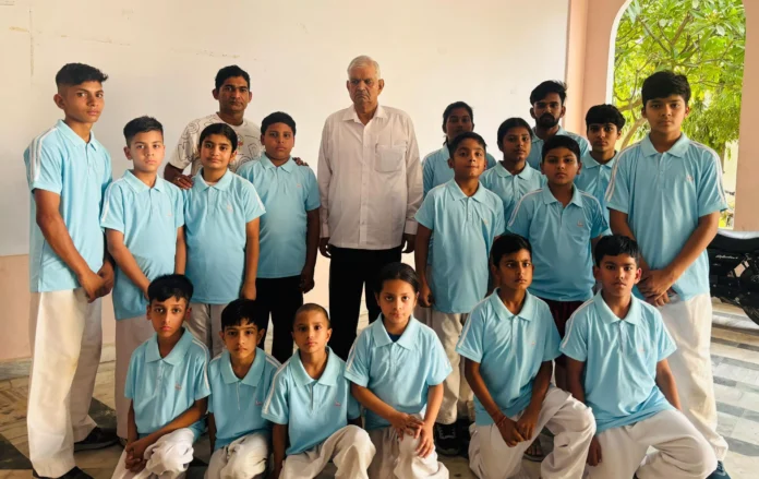 Bhiwani News : नॉर्थ इंडिया कराटे प्रतियोगिता के लिए भिवानी की 17 सदस्यीय टीम रवाना