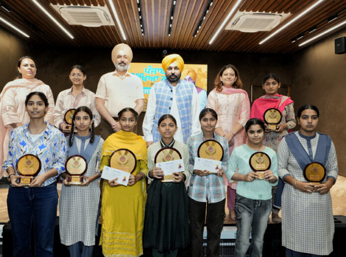 Punjab CM News : पंजाब शिक्षा क्रांति के परिणाम आ रहे सामने : मान