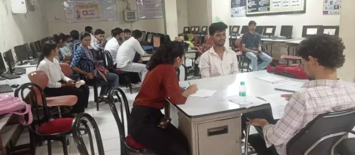 Faridabad News : अग्रवाल कॉलेज बल्लभगढ़ में दो दिवसीय मेगा जॉब फेयर में 200 छात्रों का हुआ चयन