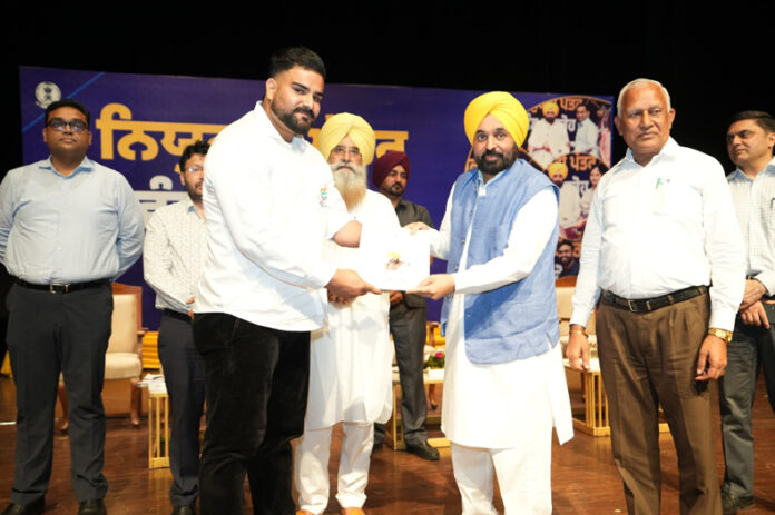 Punjab Breaking News : राज्य को सही दिशा में ले जाना युवाओं पर निर्भर : सीएम