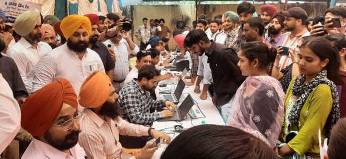 Punjab News Update : युवाओं को प्रतिभा के आधार पर मिल रहा रोजगार : बैंस