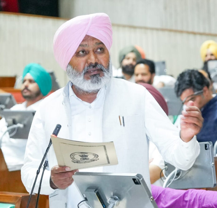 Punjab News Today : पंजाब की जनता से माफी मांगे कांग्रेस : चीमा