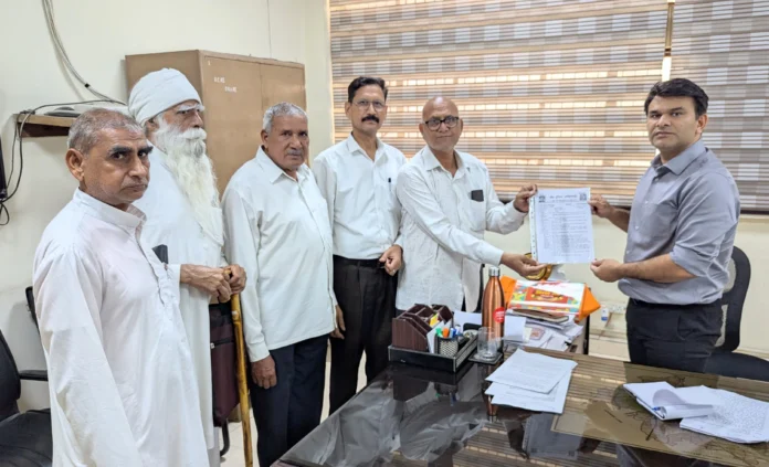 A memorandum was submitted to the CM regarding the problems of students of scheduled caste, tribe and backward class