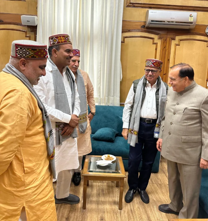 Assurance Committee member Umesh Patuwas visited Himachal Pradesh Legislative Assembly, Speaker gave a grand welcome