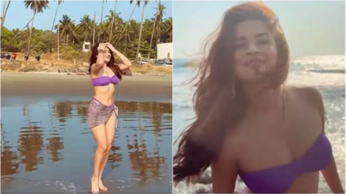 पर्पल बिकिनी में Avneet Kaur ने लगाई बीच पर आग, विराट कोहली से जुड़ा विवाद फिर आया चर्चा में
