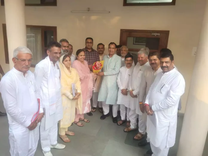 BJP State President honored BJP District President for organizational programs