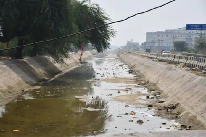 Hisar News: हिसार में पानी बबार्दी पर लगेगा जुर्माना