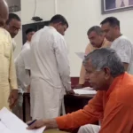 Bhiwani News : भिवानी-महेंद्रगढ़ सांसद चौधरी धर्मबीर सिंह ने दी मनोहरलाल को जन्मदिन की बधाई