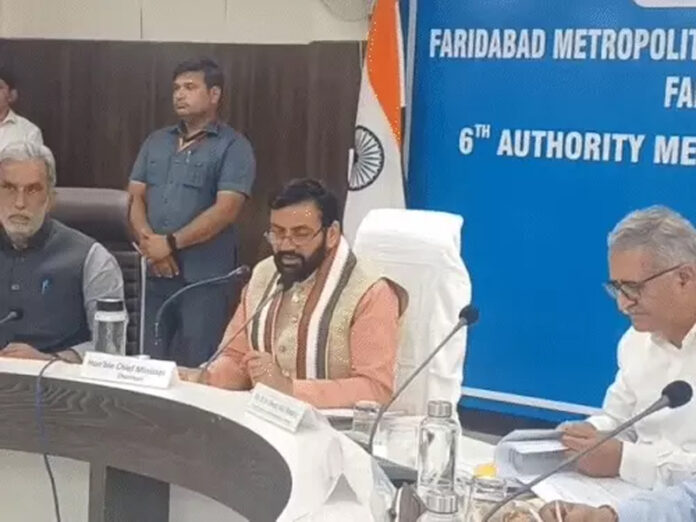 Faridabad News: फरीदाबाद में सीएम नायब सैनी ने चीफ इंजीनियर को किया सस्पेंड