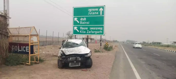 Jind News : जींद के जुलाना में डिवाइडर से टकराई कार, एक की मौत, तीन घायल