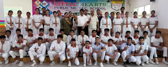 Chetanya of Little Hearts Public School got the highest marks of 98 percent Bhiwani News : लिटिल हार्टस पब्लिक स्कूल की चेतन्य ने मिले 98 प्रतिशत सर्वाधिक अंक