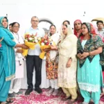Gurugram News : पूर्व निगमायुक्त अशोक कुमार गर्ग को सफाई कर्मचारियों ने दी भावपूर्ण विदाई