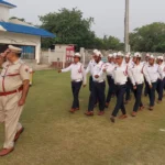 Gurugram News : जनरल परेड के दौरान यातायात पुलिस को डीसीपी ने दिए उचित दिशा-निर्देश