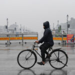 Delhi Weather Update : दिल्ली में बारिश ने दिलाई गर्मी से राहत