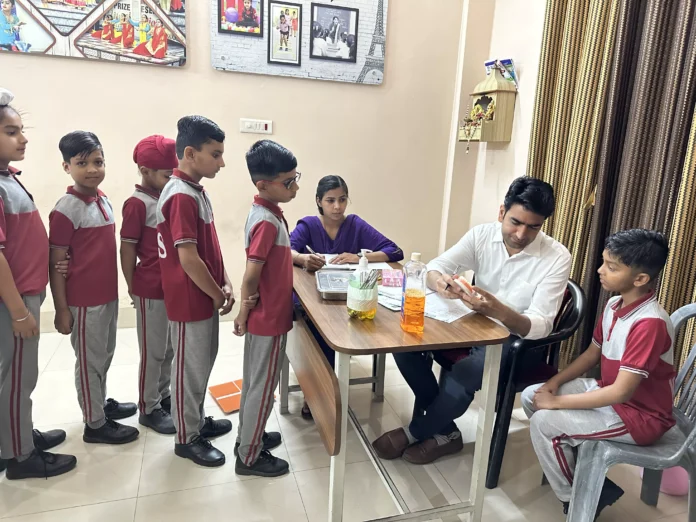 Sirsa News : नचिकेतन पब्लिक स्कूल में दंत जांच शिविर आयोजित