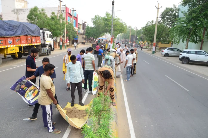 Sirsa News : डेरा सच्चा सौदा की साध संगत ने चलाया सफाई अभियान