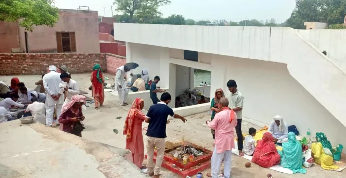 Jind News : श्रद्धालुओं ने लगाई पिंडारा तीर्थ में डुबकी