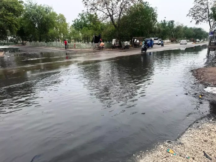 Due to release of contaminated sewer water on the main road, the road turned into a lake, there is a fear of epidemic spreading