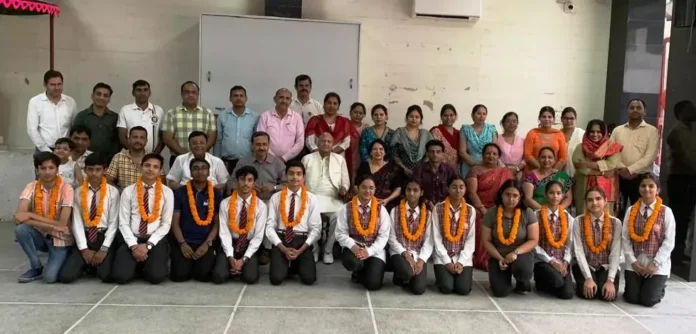 Excellent exam results are a reflection of the academic excellence of Vaish Model Senior Secondary School Gupta Bhiwani News : उत्कृष्ट परीक्षा परिणाम वैश्य मॉडल सीनियर सैकेंडरी स्कूल की अकादमिक श्रेष्ठता के परिचायक : गुप्ता