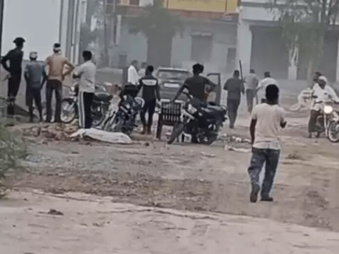 Kurukshetra News: कुरुक्षेत्र में पुलिस टीम पर महिलाओं ने ईंट-पत्थर बरसाए, वाहन चोरी करने के 3 आरोपियों को छुड़ाया