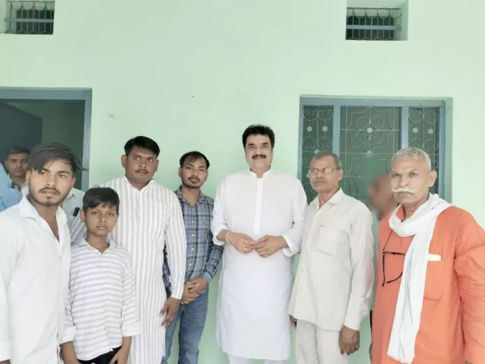 Bhiwani News : गांव खरक में पहुंचे पूर्व सांसद व पूर्व विधायक कुलदीप बिश्नोई, ग्रामीणों ने किया स्वागत