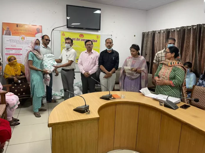 Jind News : राजकीय महाविद्यालय स्टाफ ने 31 टीबी मरीजों को गोद लिया