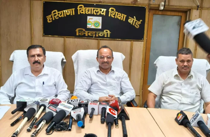 Haryana Board of School Education declared the result of D.El.Ed exam Bhiwani News : हरियाणा विद्यालय शिक्षा बोर्ड ने घोषित किया डीएलएड परीक्षा का परिणाम