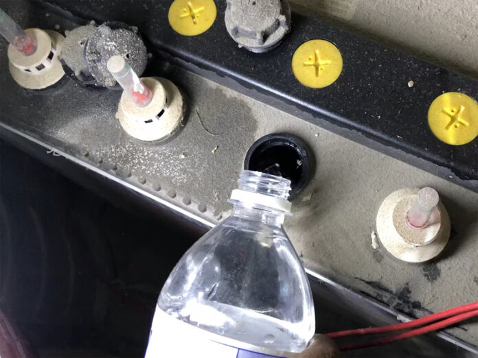 Refill Inverter Battery: जानिए कितने टाइम बाद भरें इन्वर्टर की बैटरी में पानी