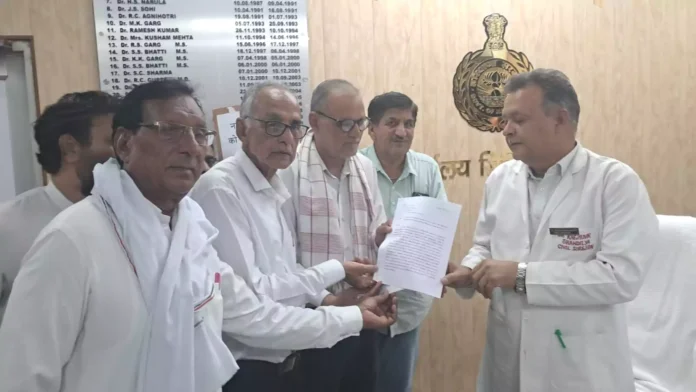 Bhiwani News : नागरिक अस्पताल में ओपीडी शुरू करवाने सहित अन्य मांगों को लेकर जनसंघर्ष समिति ने किया प्रदर्शन