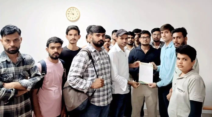 Jind News : किसान छात्र एकता संगठन ने डीन को सौंपा ज्ञापन