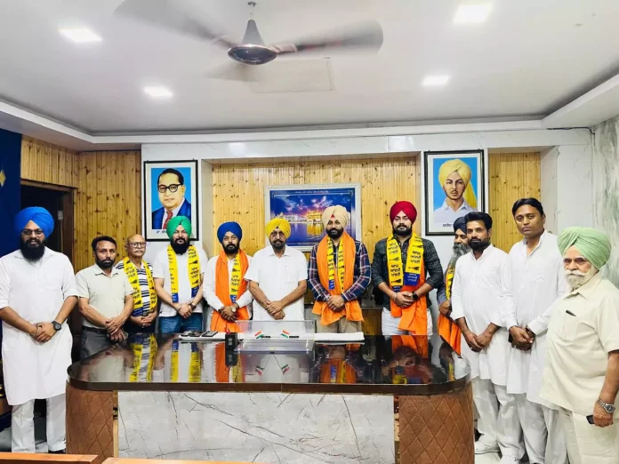 Kuljit Singh Randhawa inducted four new members into the party from Ward No. 13 Dhakoli at Zirakpur sub-office