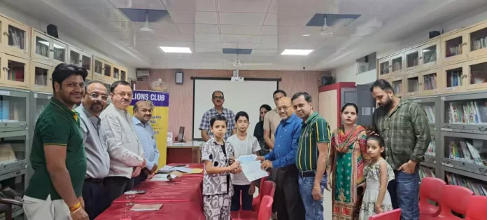 Lions Club, Chandigarh Central provided Rs. 2.25 lakh for scholarship and fees to 30 underprivileged children