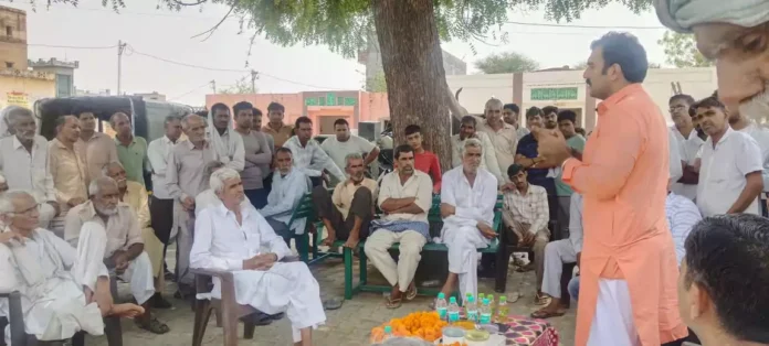 Bhiwani News : सांसद के सुपुत्र व युवा भाजपा नेता मोहित चौधरी ने विभिन्न गांवों का किया दौरा, सुनी जनसमस्याएं