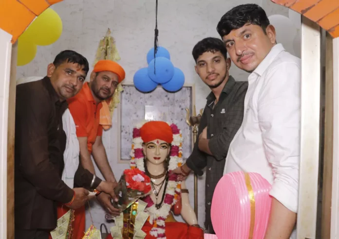 Mahayogi Guru Gorakh Nath Maharaj's birth anniversary was celebrated with great pomp