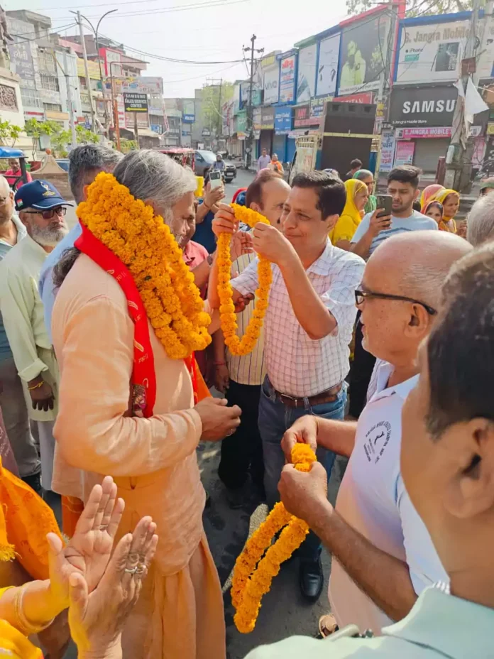 Bhiwani News : 101 दिवसीय आध्यात्मिक परिक्रमा का चित्रकूट में पहुंचने मीनू अग्रवाल ने किया स्वागत