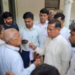 Faridabad News : सीवर और खड़ंजे की मांग लेकर पहुंचे लोगों को मंत्री राजेश नागर ने दिया आश्वासन